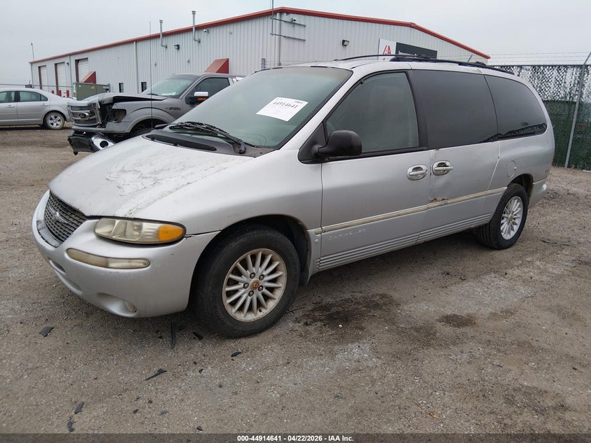 2000 Chrysler Town & Country Lxi