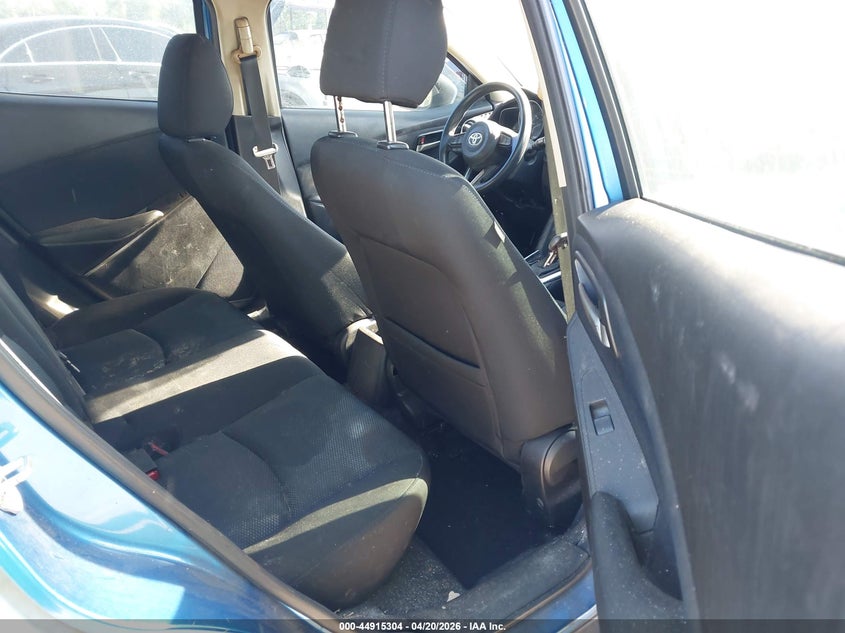 VIN 3MYDLBYV2KY506654 2019 TOYOTA YARIS LE
