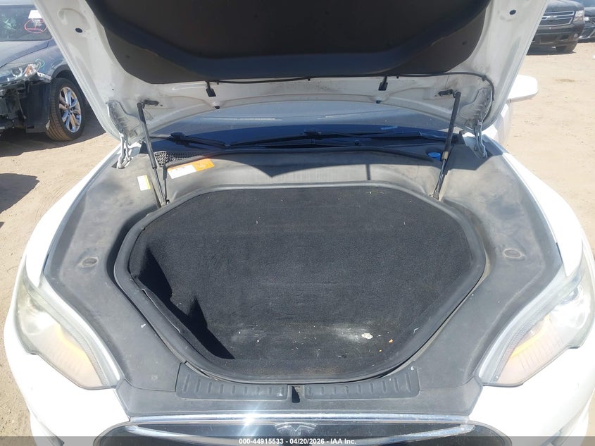 2015 TESLA MODEL S · Фото 10