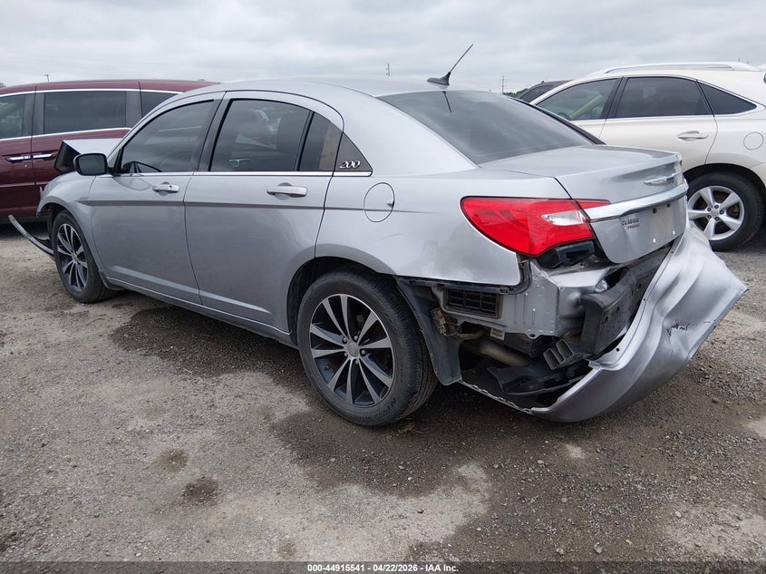 Vin: 1c3ccbbg2en152595, lot: 45412920, chrysler 200 touring 20143