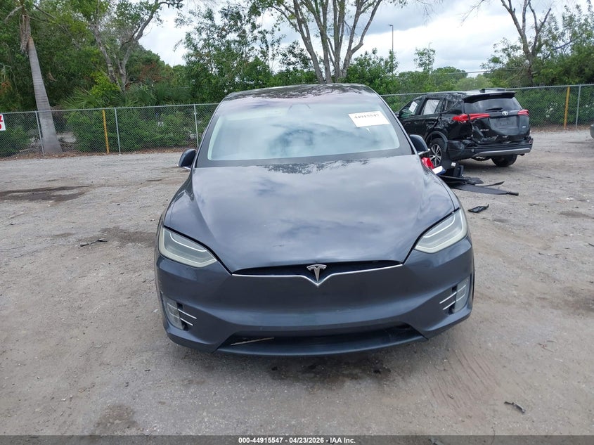 2018 Tesla Model X 100D/75D/P100D VIN: 5YJXCBE27JF089905 Lot: 44915547