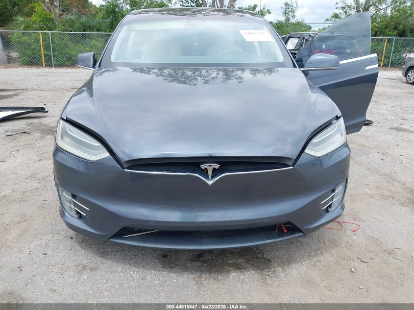 2018 Tesla Model X 100D/75D/P100D VIN: 5YJXCBE27JF089905 Lot: 44915547