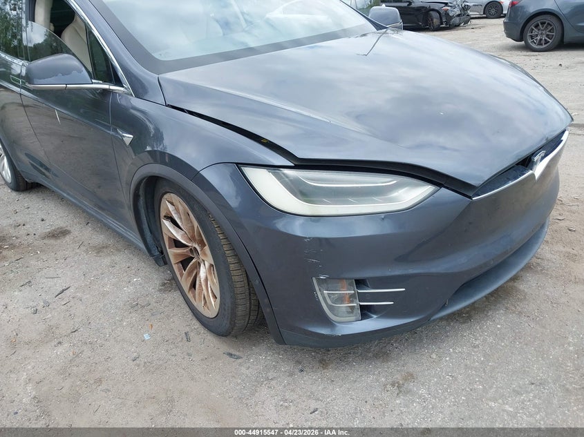 2018 Tesla Model X 100D/75D/P100D VIN: 5YJXCBE27JF089905 Lot: 44915547