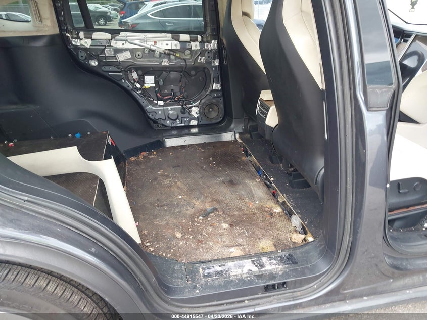 2018 Tesla Model X 100D/75D/P100D VIN: 5YJXCBE27JF089905 Lot: 44915547