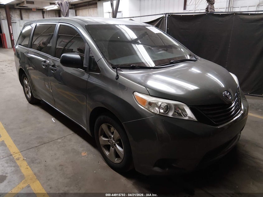 2013 Toyota Sienna L V6 7 Passenger