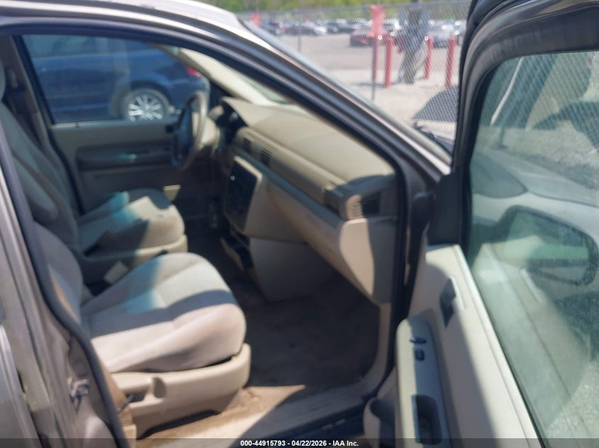 2004 FORD FREESTAR auction photo 5