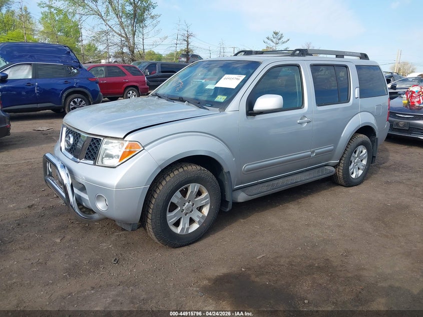 2005 Nissan Pathfinder Le