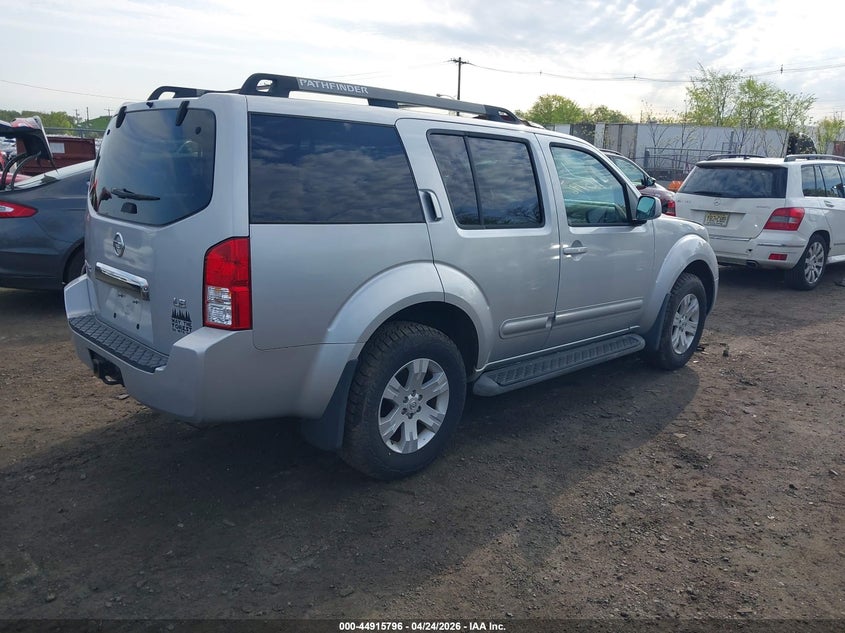 2005 Nissan Pathfinder Le
