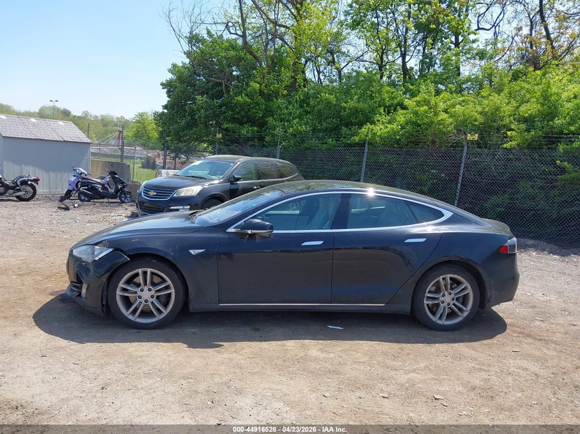 2015 Tesla Model S 60/70/85 VIN: 5YJSA1H11FFP73661 Lot: 44916528