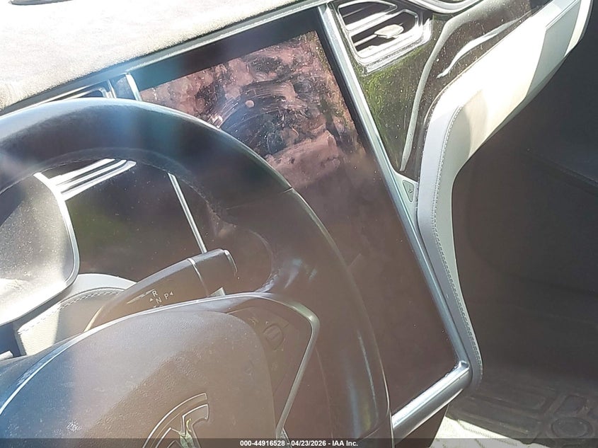 2015 Tesla Model S 60/70/85 VIN: 5YJSA1H11FFP73661 Lot: 44916528