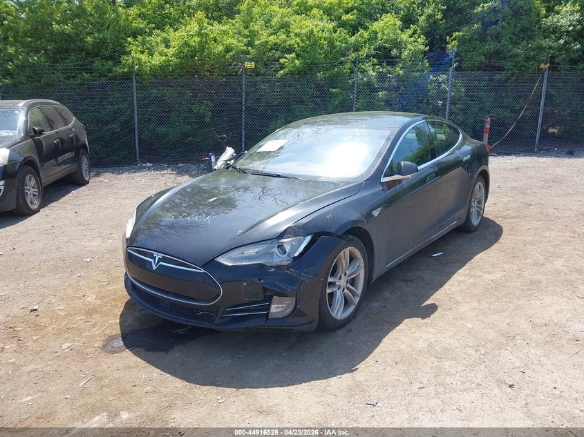 2015 Tesla Model S 60/70/85 VIN: 5YJSA1H11FFP73661 Lot: 44916528