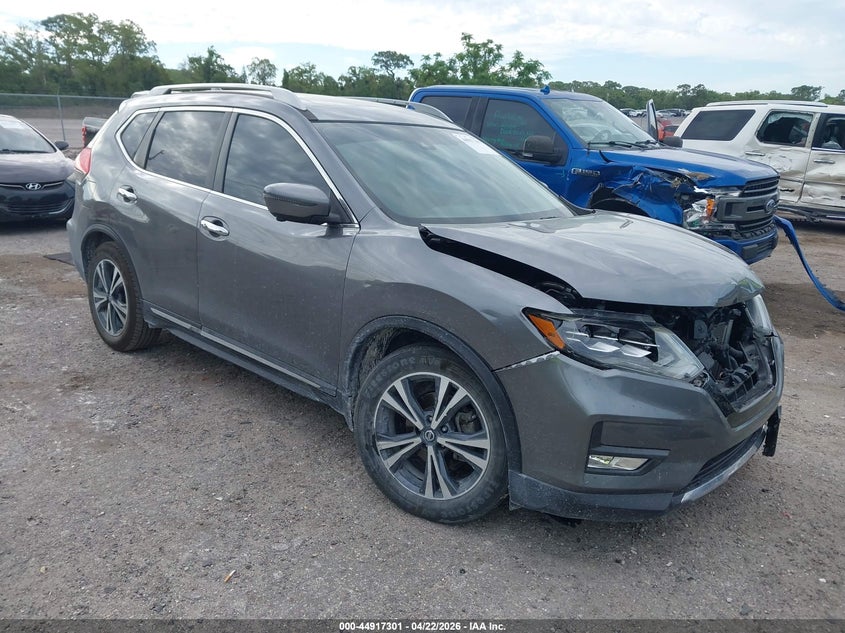 2017 NISSAN ROGUE SL