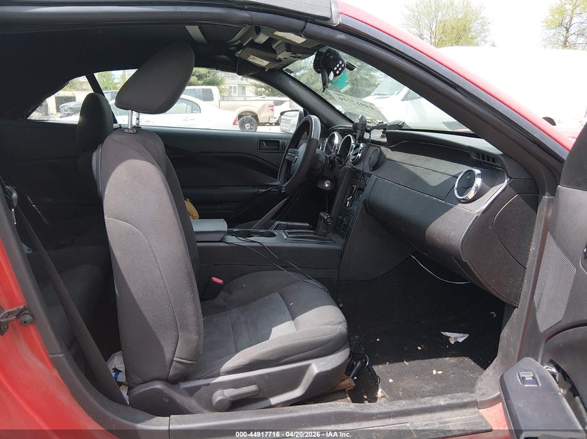 2007 Ford Mustang V6 Deluxe/V6 Premium