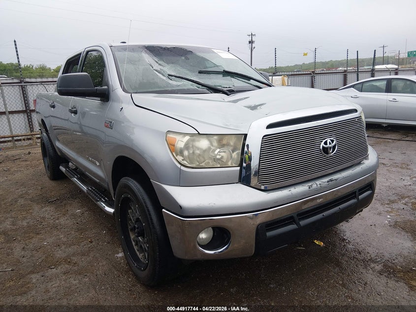 2013 TOYOTA TUNDRA GRADE 5.7L V8