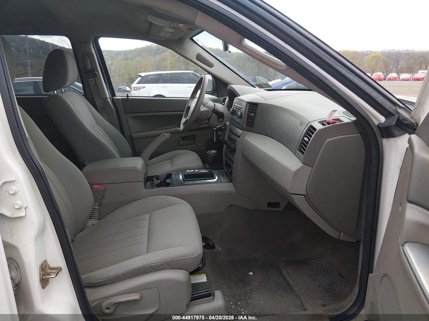 2006 Jeep Grand Cherokee Laredo