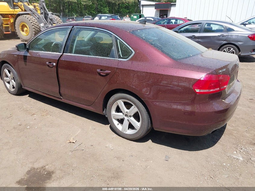 2014 Volkswagen Passat 1.8T Wolfsburg Edition