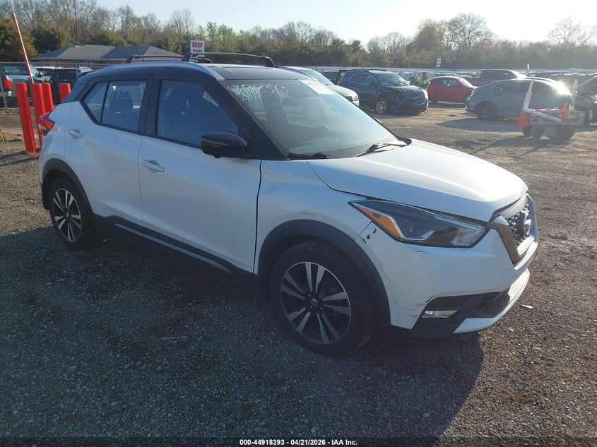 2019 Nissan Kicks Sr