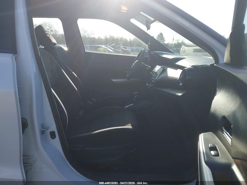 2019 Nissan Kicks Sr