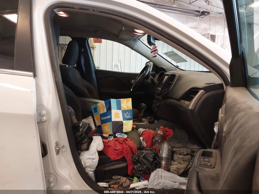 2016 JEEP CHEROKEE auction photo 5