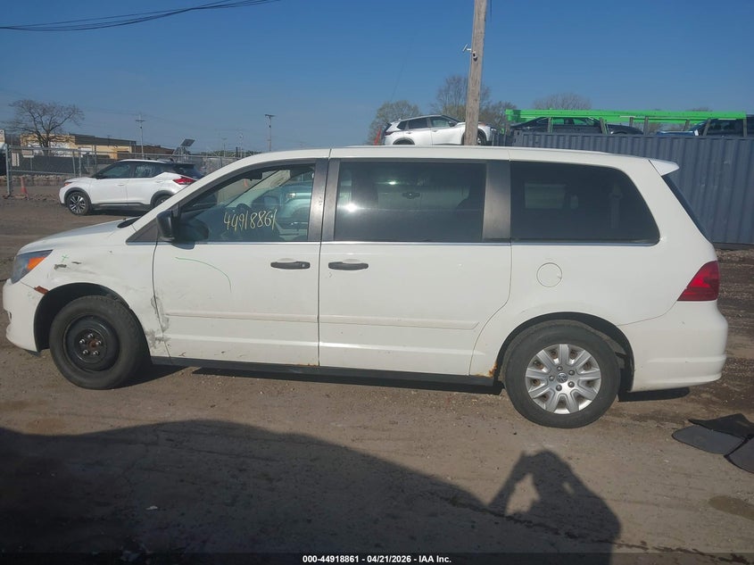 2010 Volkswagen Routan S VIN: 2V4RW4D14AR163652 Lot: 44918861