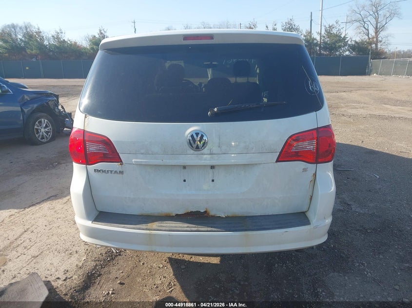 2010 Volkswagen Routan S VIN: 2V4RW4D14AR163652 Lot: 44918861