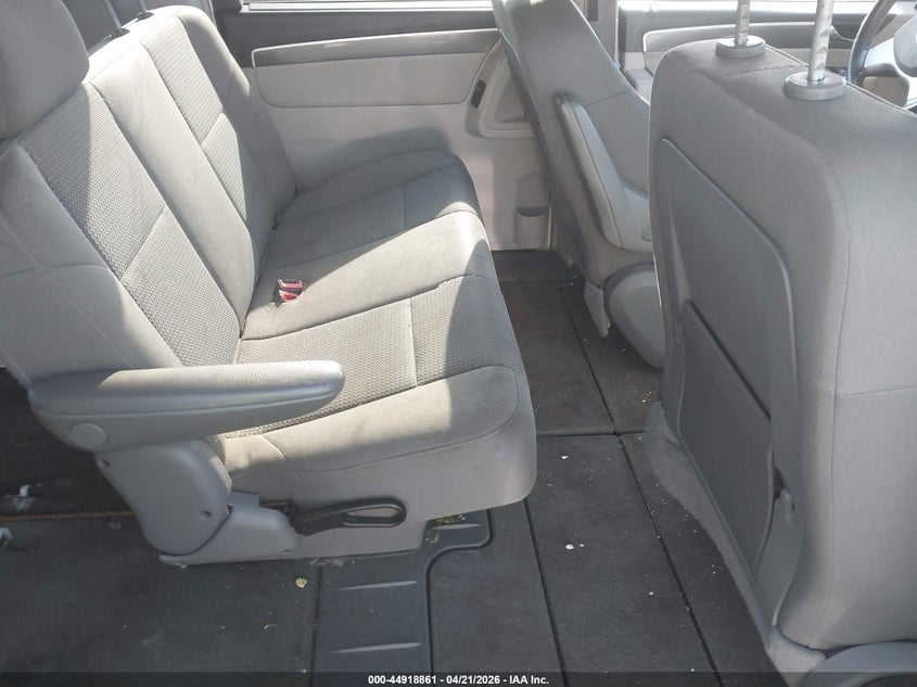 2010 Volkswagen Routan S VIN: 2V4RW4D14AR163652 Lot: 44918861