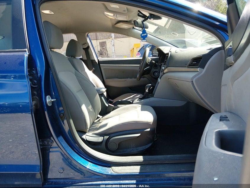 2020 HYUNDAI ELANTRA auction photo 5