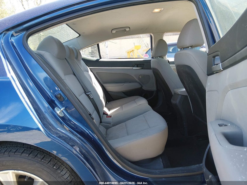 2020 HYUNDAI ELANTRA auction photo 8