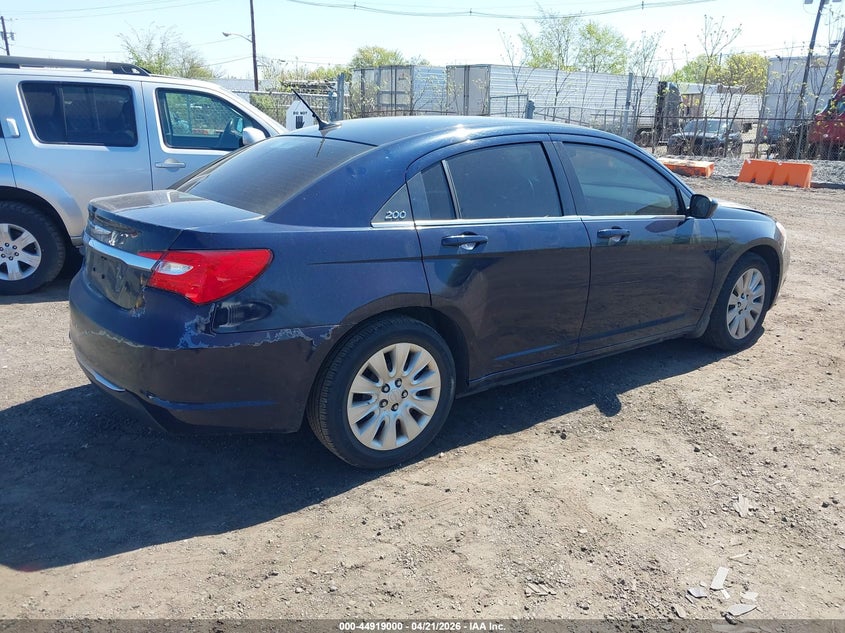 2013 Chrysler 200 Lx