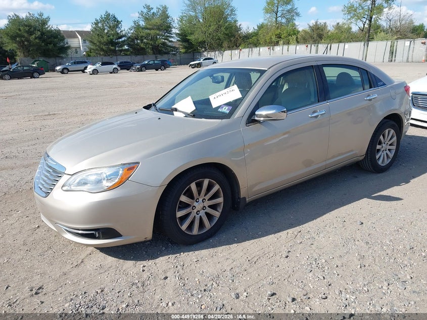 2013 Chrysler 200 Limited