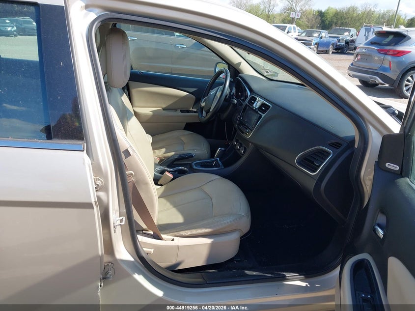 2013 Chrysler 200 Limited