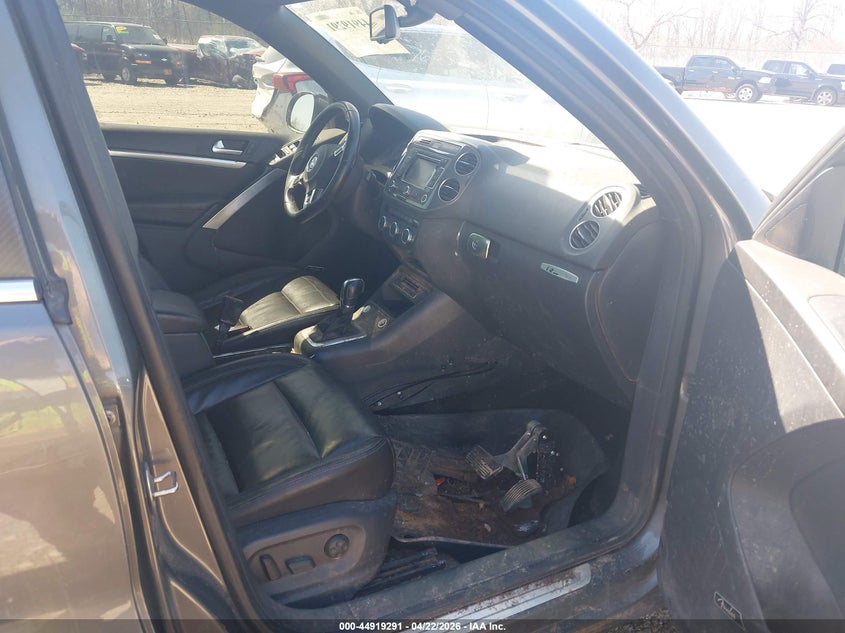 2014 Volkswagen Tiguan R-Line