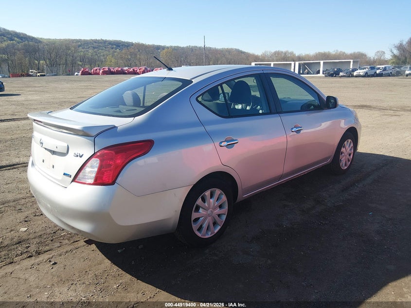 2013 Nissan Versa 1.6 Sv
