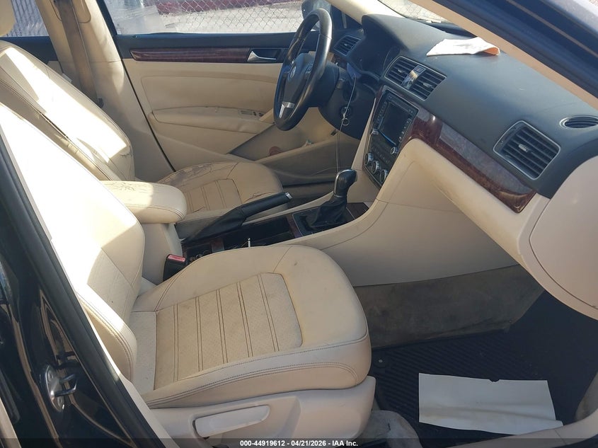 2012 Volkswagen Passat 2.5L Sel