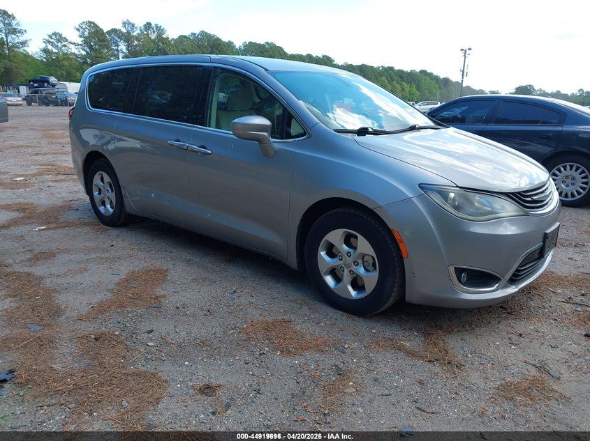CHRYSLER PACIFICA HYBRID 2017. Lot# 44919696. VIN 2C4RC1H71HR797480. Photo 1