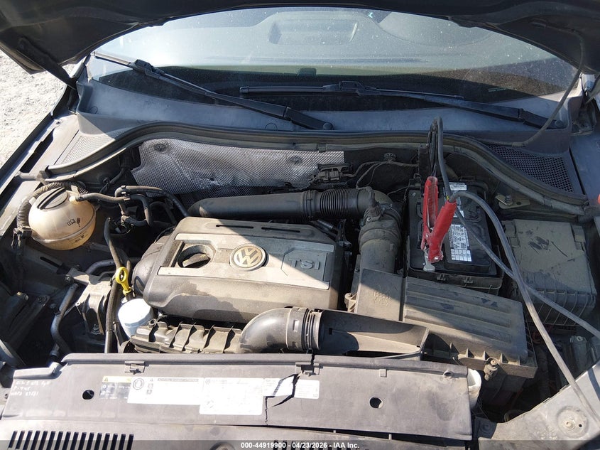 2015 Volkswagen Tiguan S VIN: WVGAV7AXXFW611052 Lot: 44919900