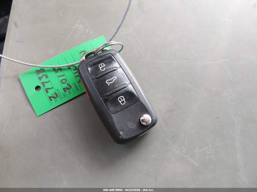 2015 Volkswagen Tiguan S VIN: WVGAV7AXXFW611052 Lot: 44919900