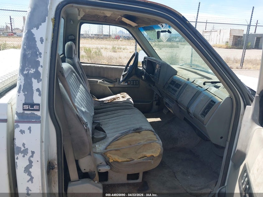 1993 GMC Sierra C1500 VIN: 1GTEC14K4PE516552 Lot: 44920090