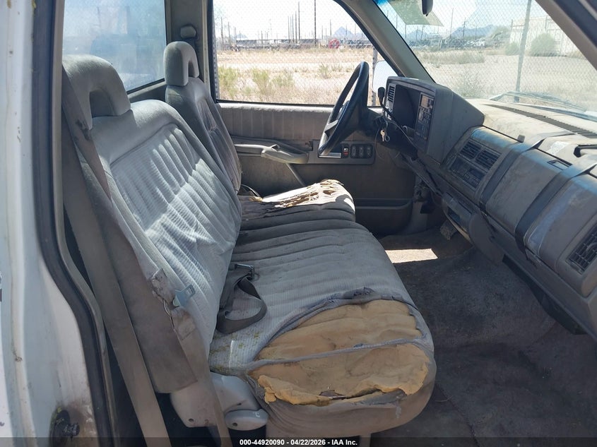 1993 GMC Sierra C1500 VIN: 1GTEC14K4PE516552 Lot: 44920090