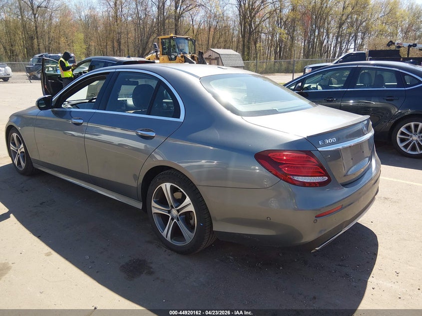 2017 Mercedes-Benz E 300 4Matic