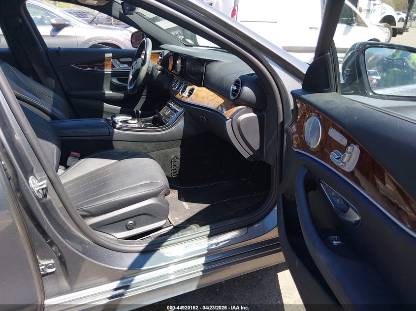 2017 Mercedes-Benz E 300 4Matic