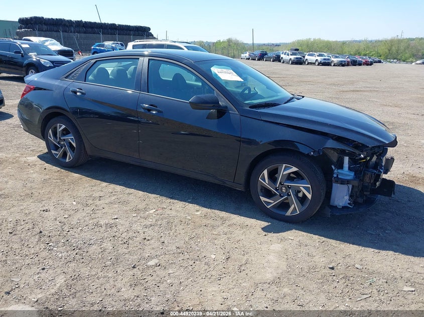 2025 HYUNDAI ELANTRA  (VIN: KMHLM4DG6SU051882)