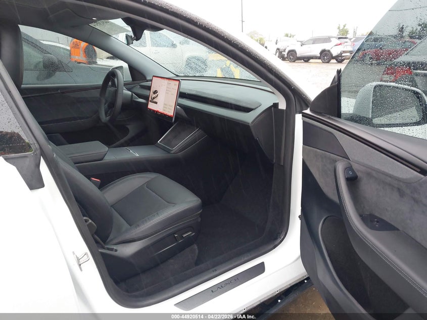 2026 TESLA MODEL Y ELECTRIC(VIN: 7SAYGDEEXTF330117