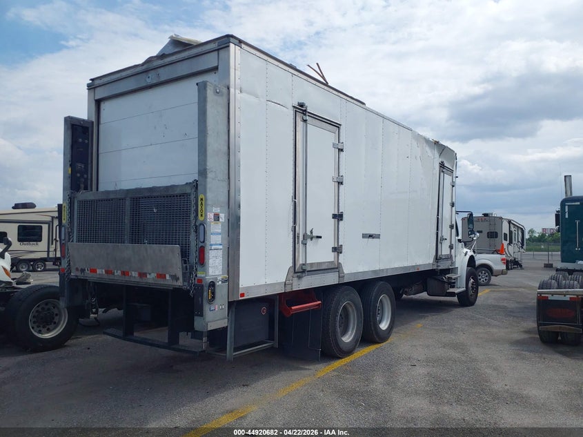 2025 FREIGHTLINER M2 106 auction photo 4