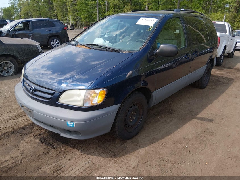 2002 Toyota Sienna Le