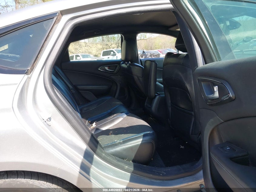 2015 CHRYSLER 200 auction photo 8
