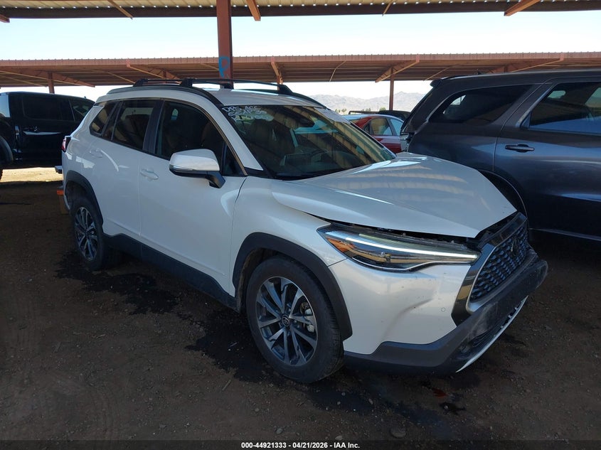 2024 TOYOTA COROLLA CROSS XLE