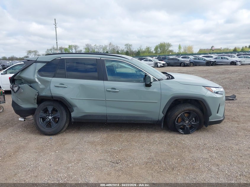VIN 2T3P1RFV0NW305620 2022 TOYOTA RAV4 XLE