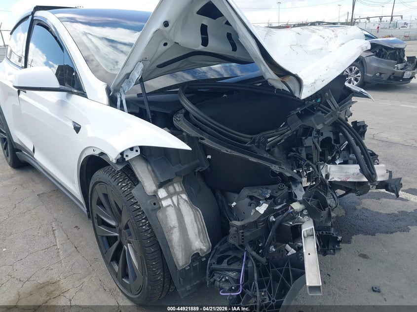 2022 Tesla Model X Dual Motor All-Wheel Drive VIN: 7SAXCBE56NF336463 Lot: 44921889