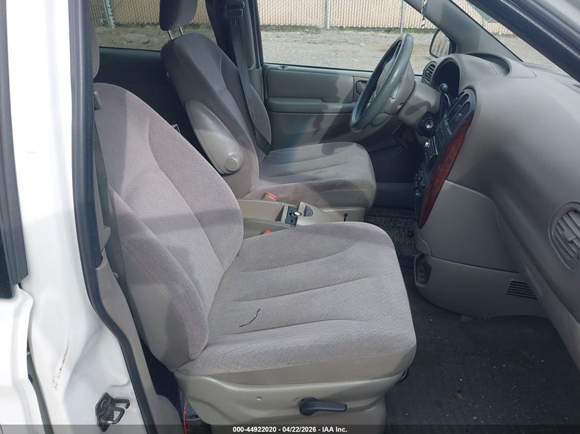 2002 Chrysler Town & Country Lx